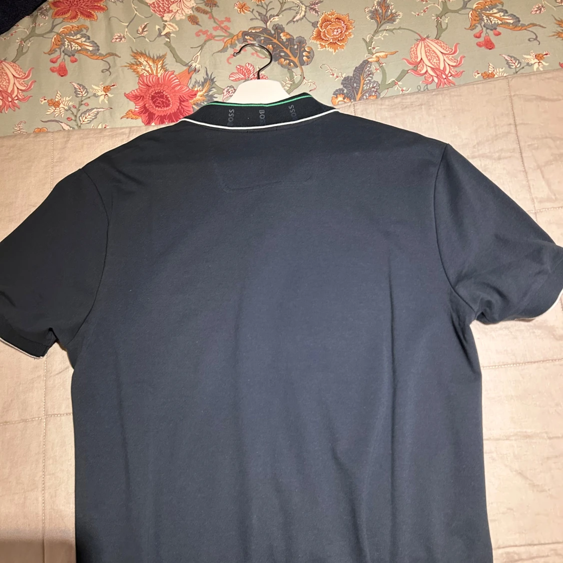 Mörkblå pikétröja från BOSS - 1