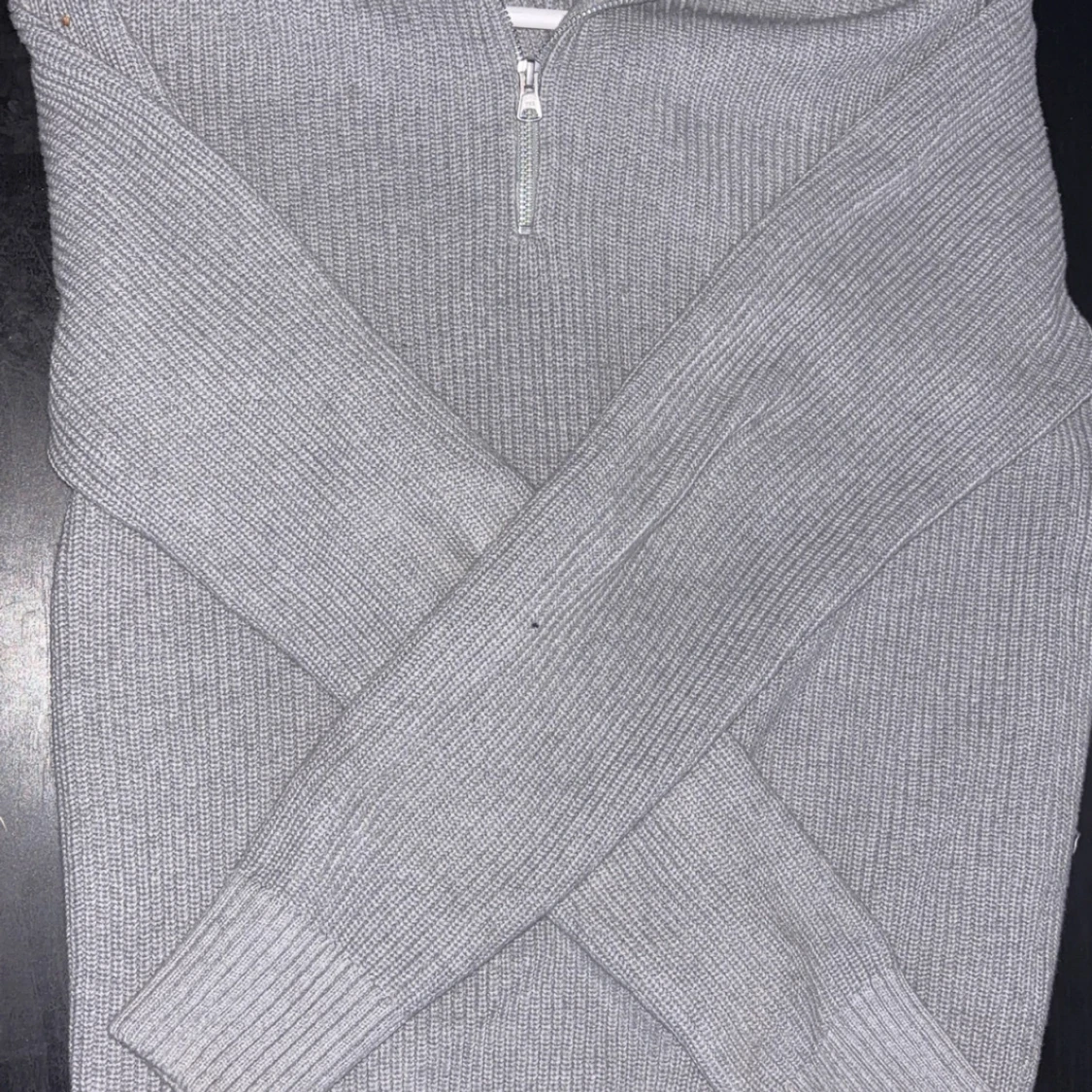 Grå stickad half zip tröja - 1