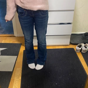 LTB valerie jeans  - Super snygga lågmidjade jeans från LTB. Storlek 26/32. Lite använda men super fint skick! Modell valerie. De ör slutsålda, nypris runt 1100 kr💗💗