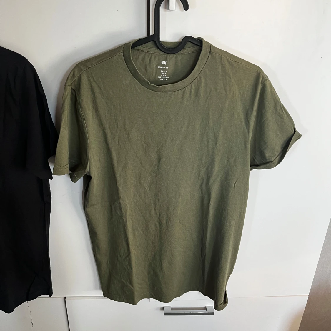 Svart och grön t-shirt SOC & H&M 3- PACK - 2