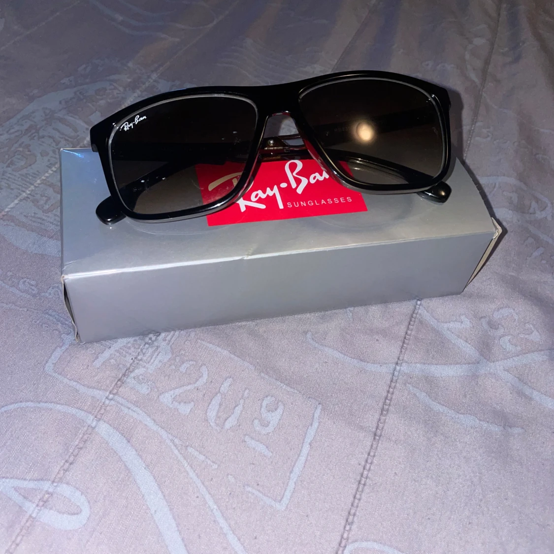 Svarta Ray-Ban solglasögon