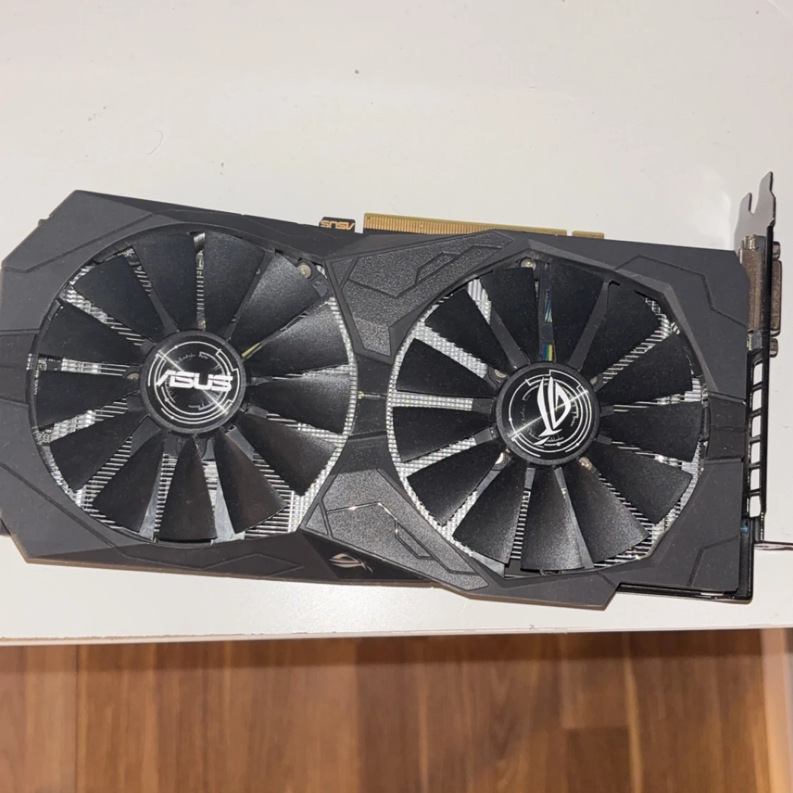 RX570 4gb  ASUS ROG Strix grafikkort - 1