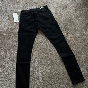 Dondup jeans  - Dondup jeans med prislapp kvar! Storlek 30 och i modellen George! 