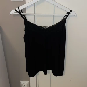 Spetts linne - Mycket bra skick inga defekter. Sött linne från newyorker