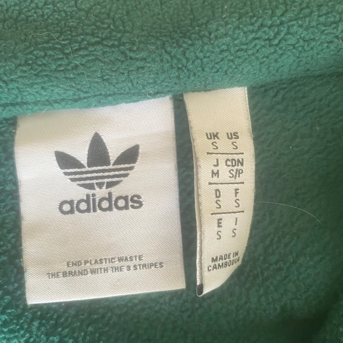 Mörkgrön fleece-tröja från Adidas - 2