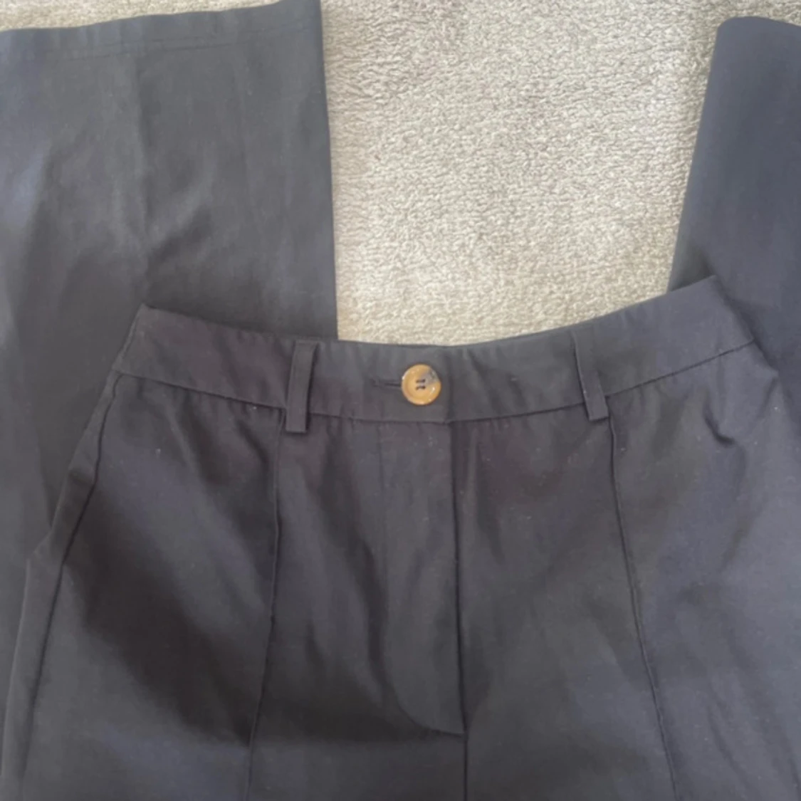 Svarta kostymbyxor med slits - 1