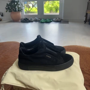 Axel Arigato laceless all black - Axel Arigato laceless all black. Storlek 40 (passar även 41). Nyskick