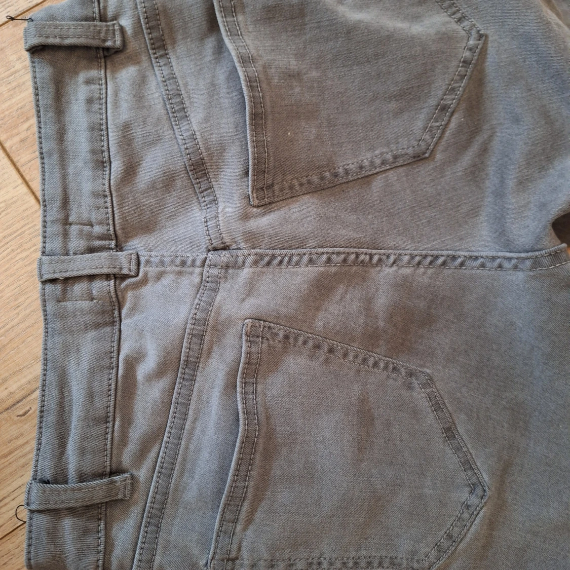 Grå bootcut jeans från Lindex - 2