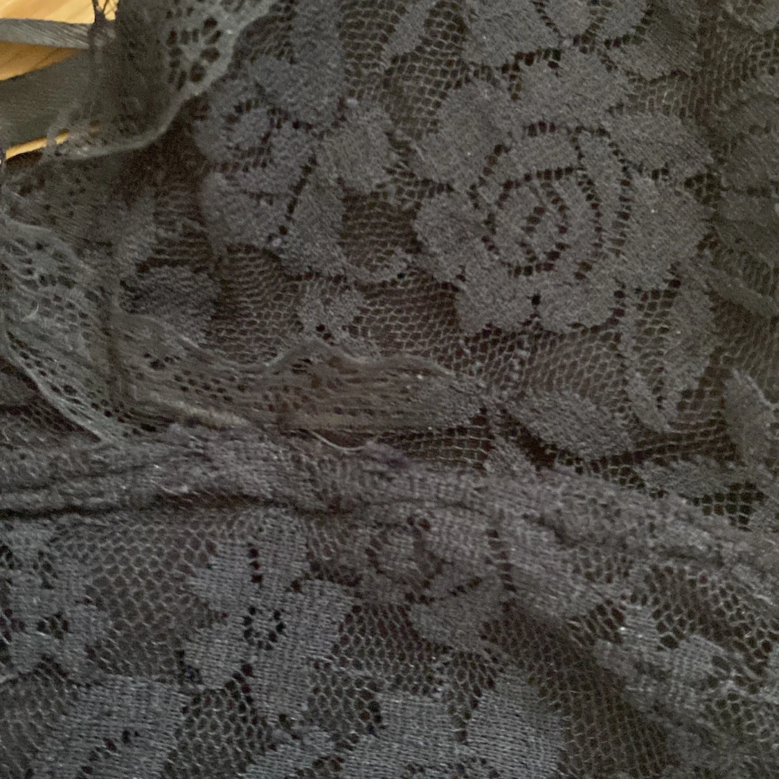 Svart spetsig korsett-topp med snörning - 2