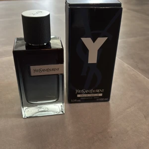 YSL parfym GE PRISFÖRSLAG  - Ml från början: 100 | Ml nu: 95 | Nypris: 1550 | Mitt pris: Ge prisförslag | Hör av er vid frågor. 