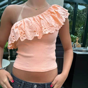 Somrig topp  - Super fin och snygg volangtopp 🌸🌸knappt använda 