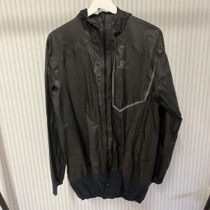 Salomon regn jacka  - Regnjacka från Salomon, S/Lab kollektion och goretex jacka, nypris 3000 kr 