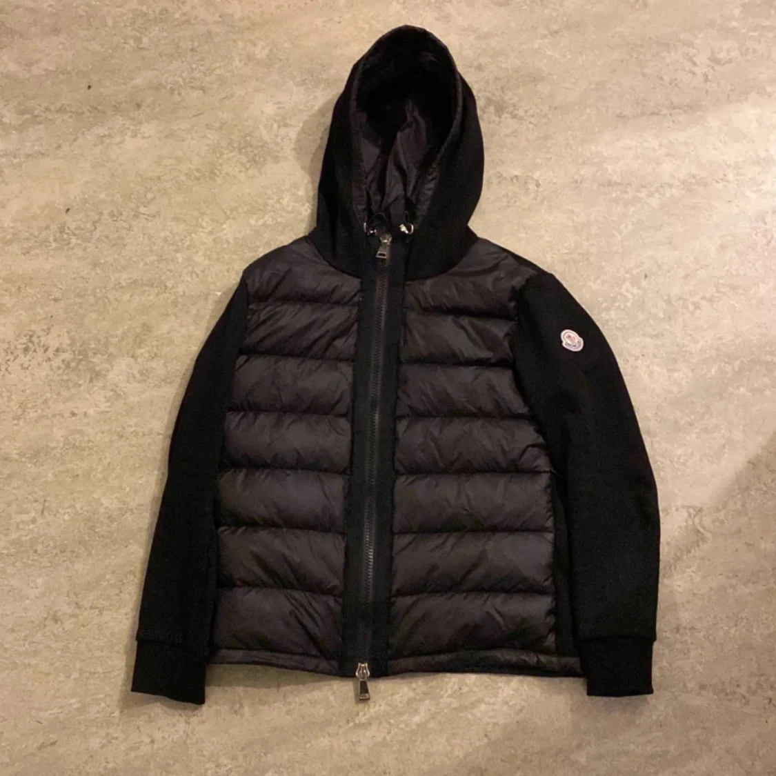 Svart dunjacka från Moncler - 1