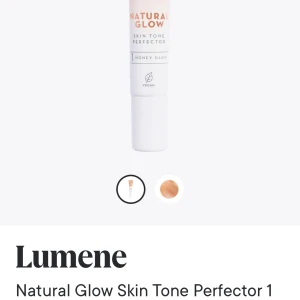 Natural Glow Skin Tone Perfector från Lumene - Säljer en helt ny Natural Glow Skin Tone Perfector ger huden en naturligt frisk ton och lyster. Den lätta gelcremen glider mjukt på huden och ger en fräsch finish. Berikad med arktiskt källvatten, ekologisk björksav och nordiska hjortron för återfuktning och slätare hud. Vegansk formula, produkten är endast testad en gång och säljer då den inte gick ihop med min sminkning!🍓🫶🏼🙈