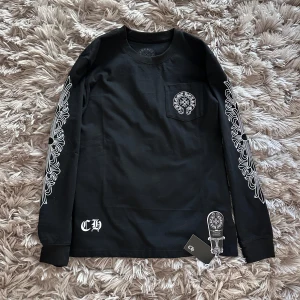 Chrome Hearts Longsleeve - Säljer den för fick den i fel färg. | Tags finns fortfarande på | Size M