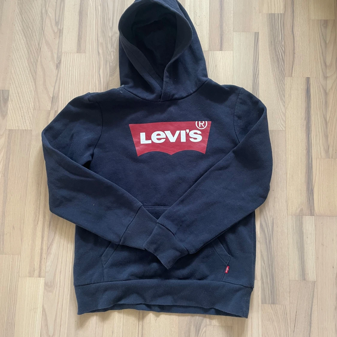 Svart hoodie från Levi's