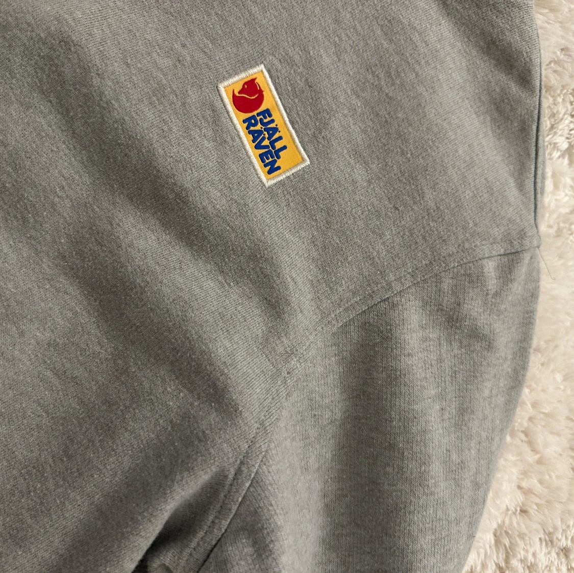 Grå sweatshirt från Fjällräven - 2