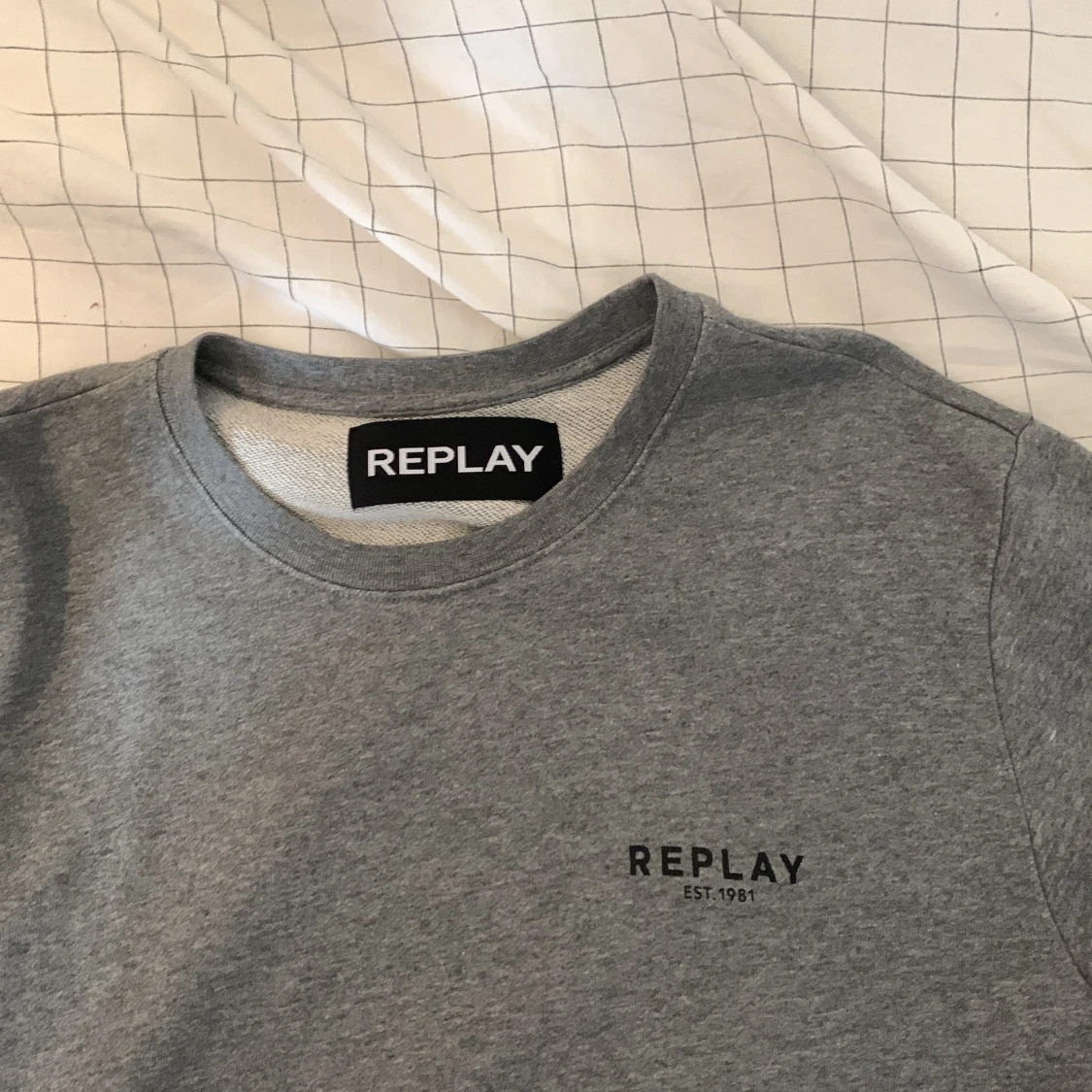 Grå sweatshirt från Replay - 1