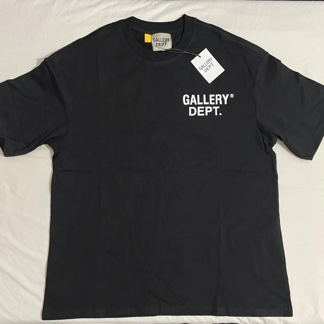 Svart t-shirt Gallery Dept