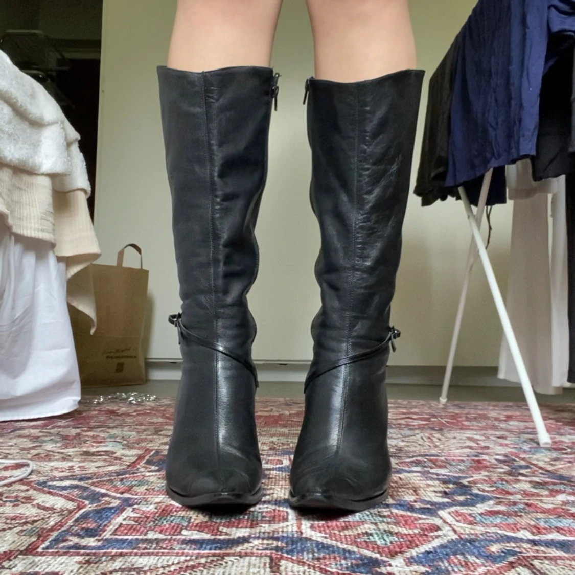 Svarta höga stövlar med klack - 1