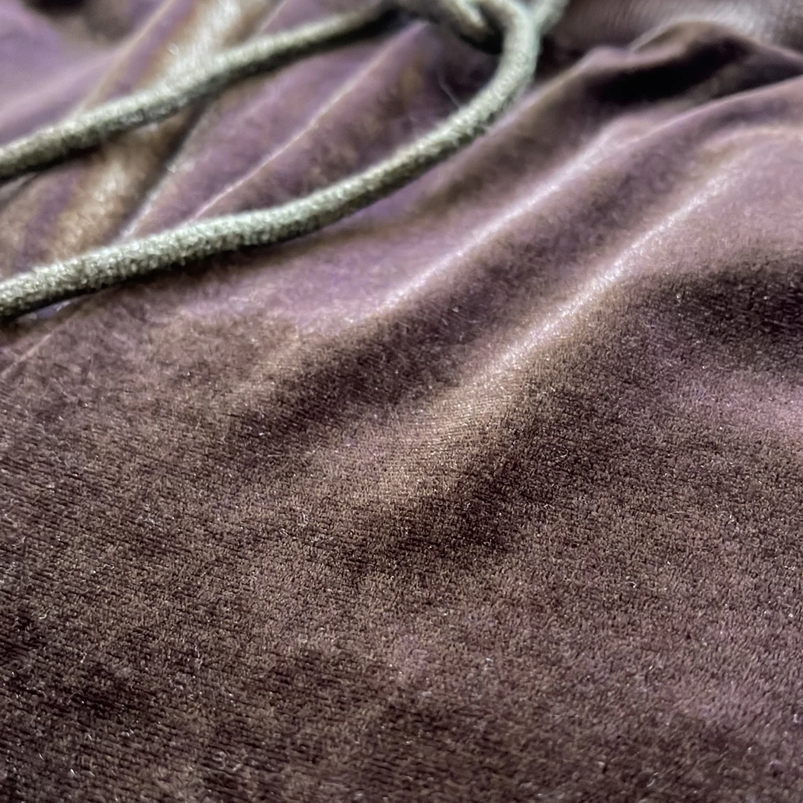 Bruna mjukisbyxor i velour med dragsko - 3