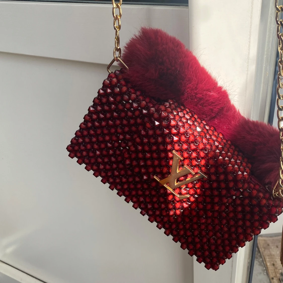 Vinröd Pälrväska  - 1