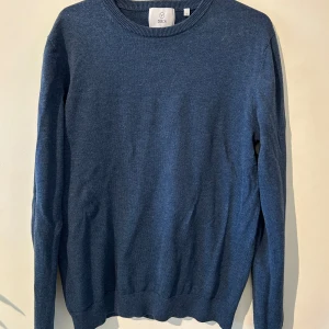 Blå tröja - Blå tröja från bläck. Skön och fin, Stort rekommenderar