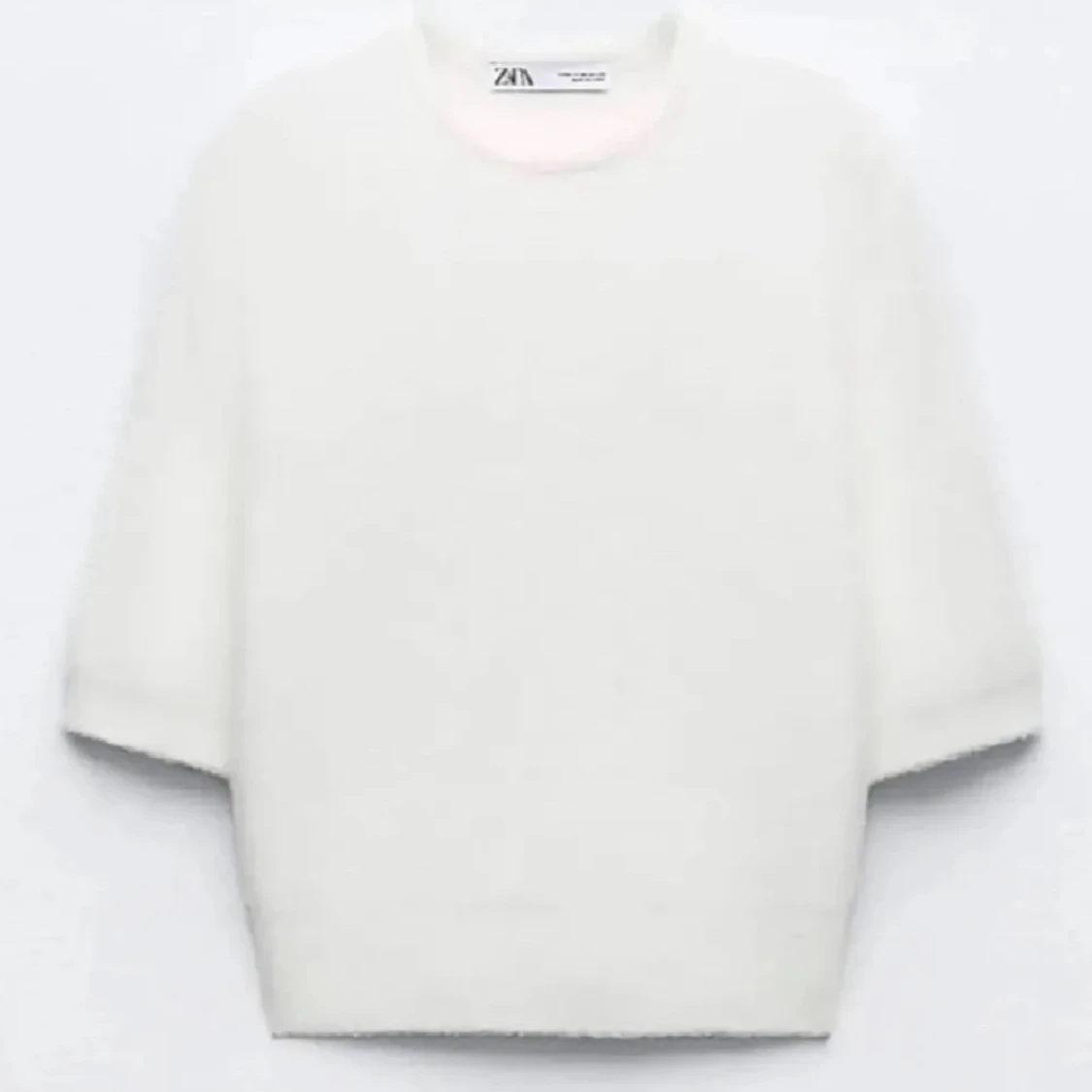 Vit fluffig croppad tröja från Zara