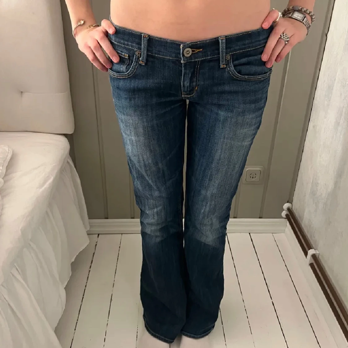 Low waist bootcut jeans