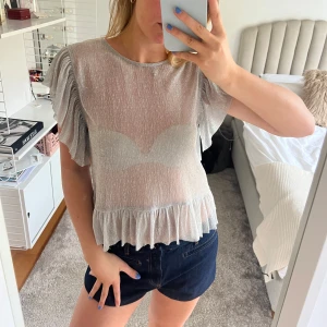 Glittrig topp - Glittrig topp från zara💞