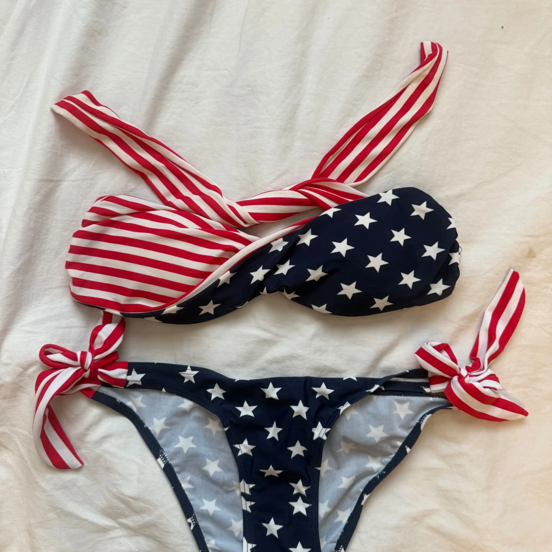 Randig och stjärnmönstrad bikini från Lebole