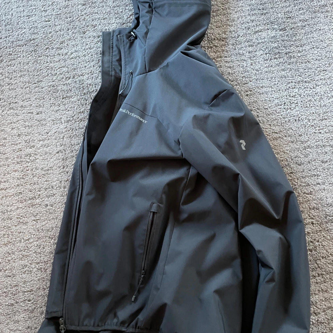 Svart vindjacka Peak Performance L - 1