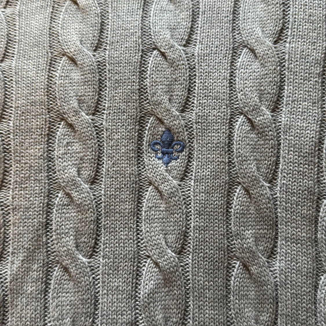 Grå kabelstickad tröja från Morris - 2