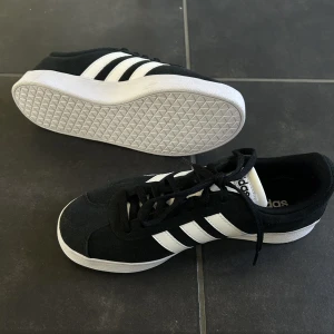Adidas gazelle - Helt nya aldrig använd! Svarta adidas gazelle i stl 38 2/3 💖