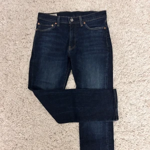 Levi's 511  jeans W32 L30 - Säljer ett par skitt snygga Levi's 511 jeans med en jäkligt snygg tvätt på! 