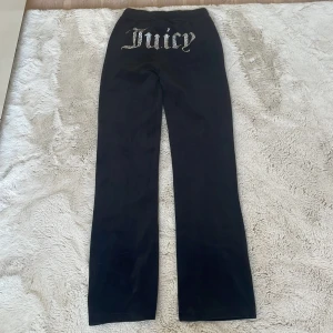 Juicy Conture byxor - Dessa går inte att få tag på längere, fint skick strl xs sitter som strl 25/26🥰