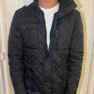 Quiltad Jacka - Väldigt snygg, storlek S men passar också M. Endast 399