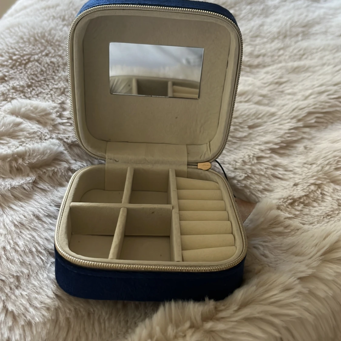 Mörkblå smyckesask med spegel - 1