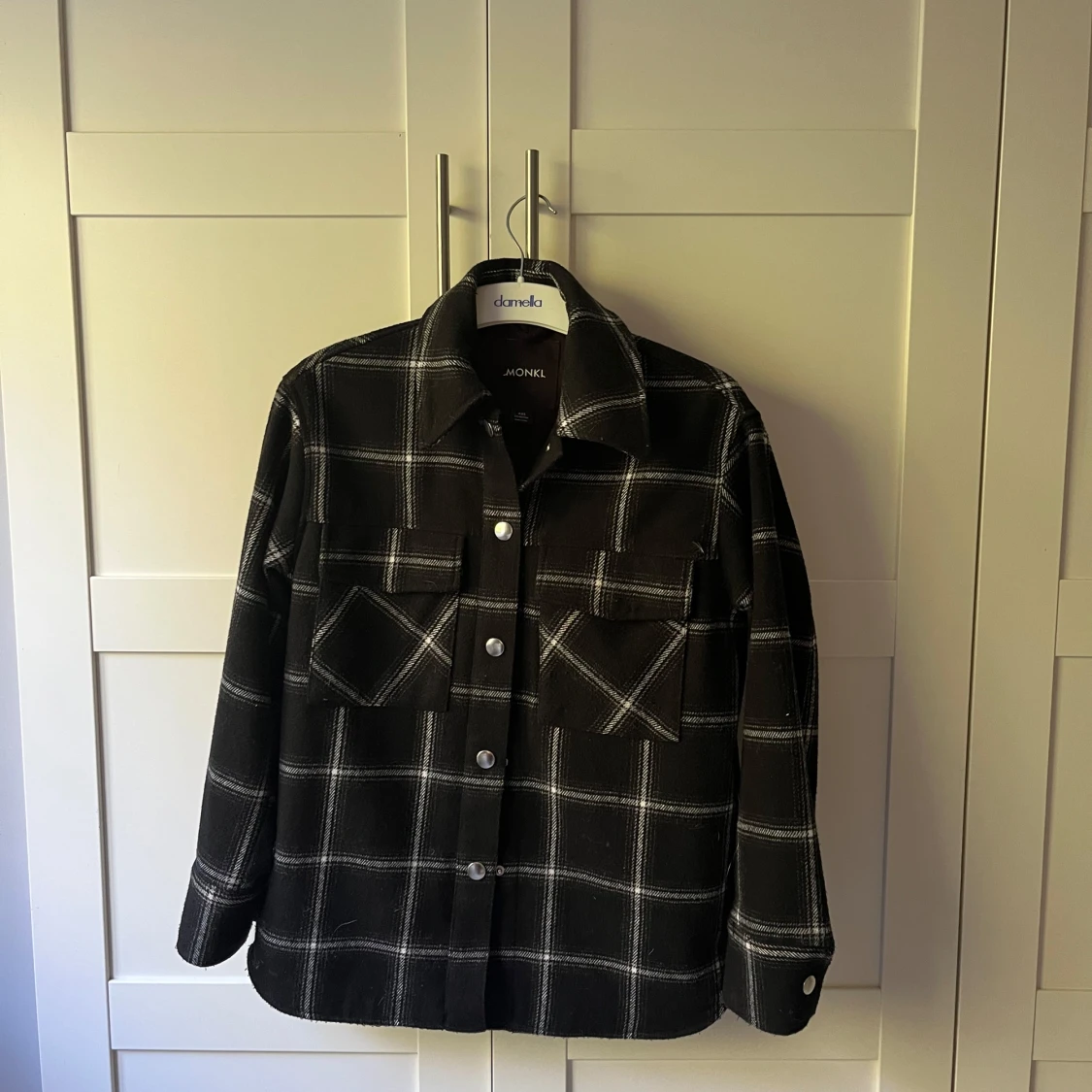 Svart rutig jacka från Monki - 1