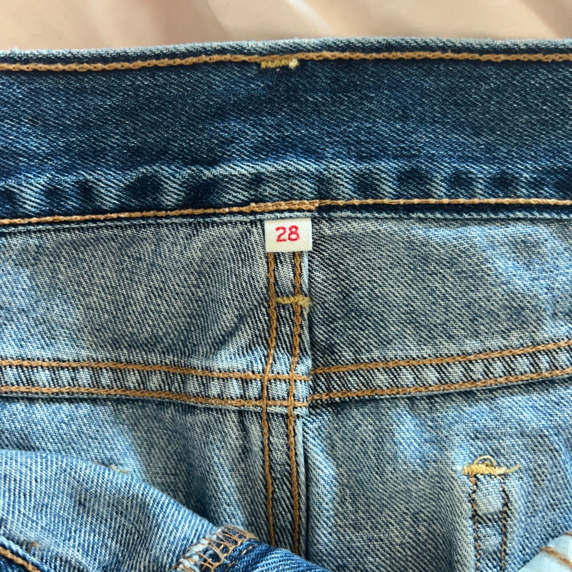 Levi's jeanskjol med rå kant, strl 28 - 2