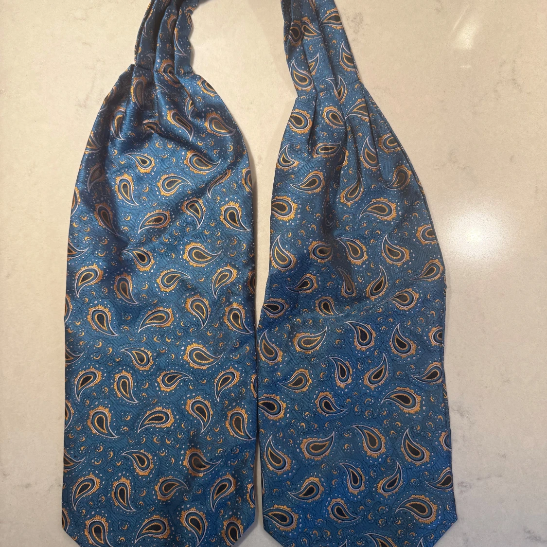 Ascot i olika färger  - 2