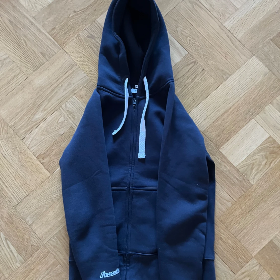 Mörkblå hoodie Russedress med dragkedja - 1
