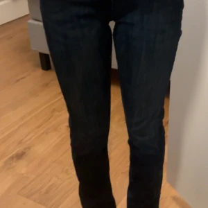 Lågmidjade bootcut jeans  - Jeans från Pepe jeans, har aldrig använt dom, original pris 800💞 storlek 34 men passar 36 och är korta på mig som är 170💞💞 skriv för fler bilder