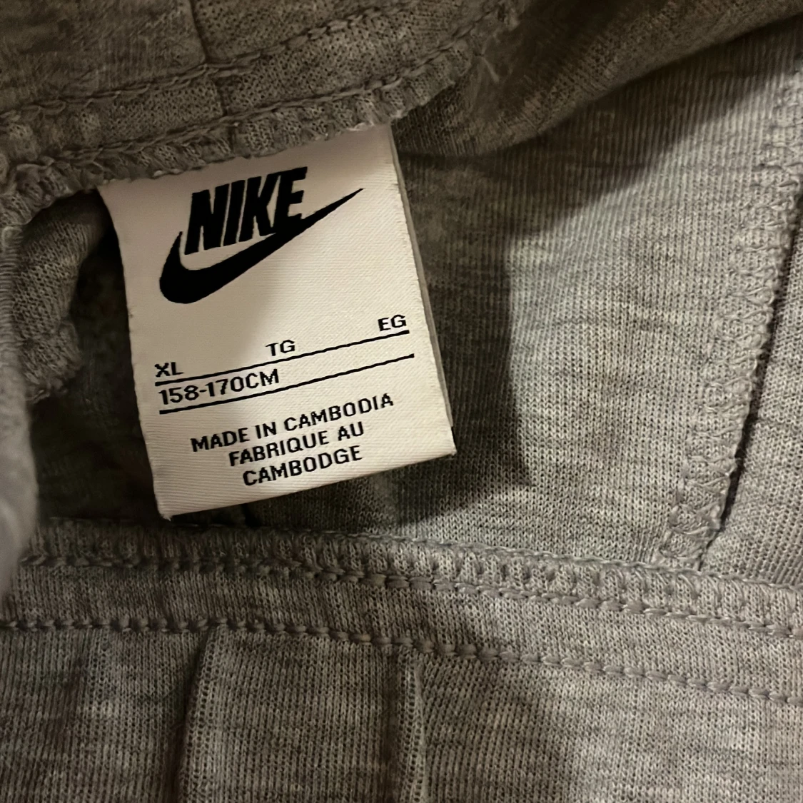 Grå mjukisbyxor från Nike  - 4