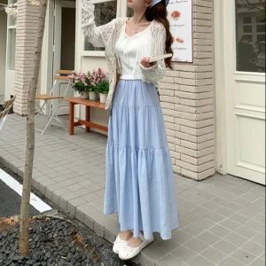 Ljusblå volangkjol i bomull - Supersöt ljusblå långkjol med volanger och flowig passform. Storlek S, oanvänd. 