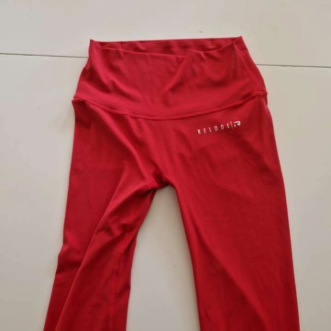 Röda träningsbyxor från Relode - 1