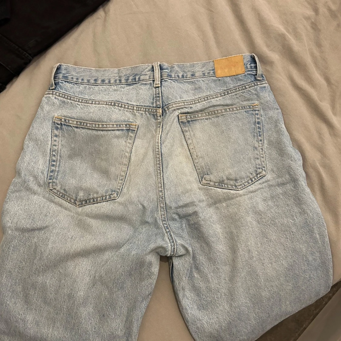 Blå jeans från Weekday - 90