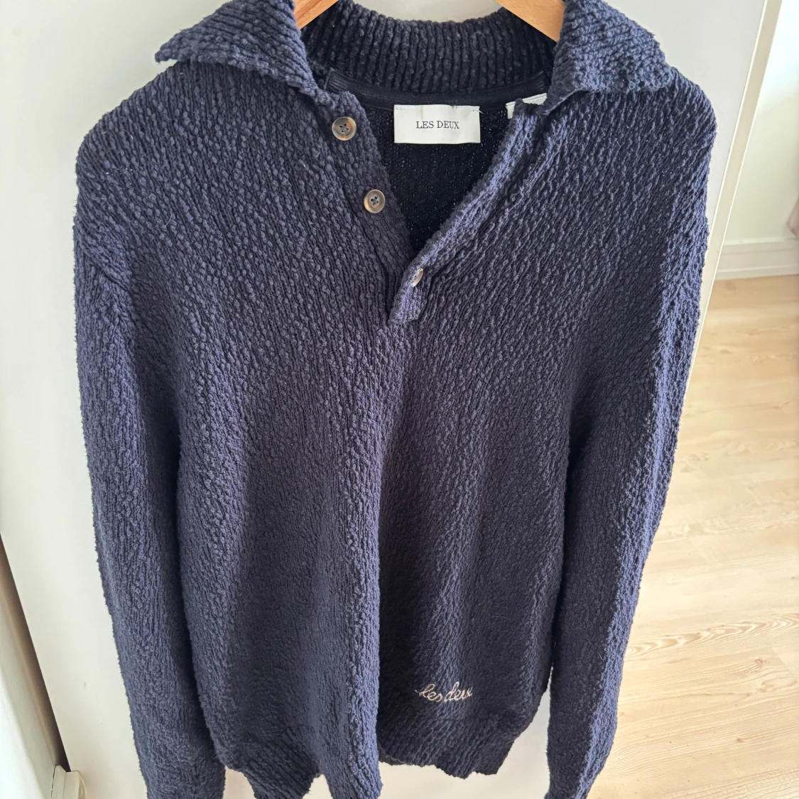 Mörkblå Les Deux tröja