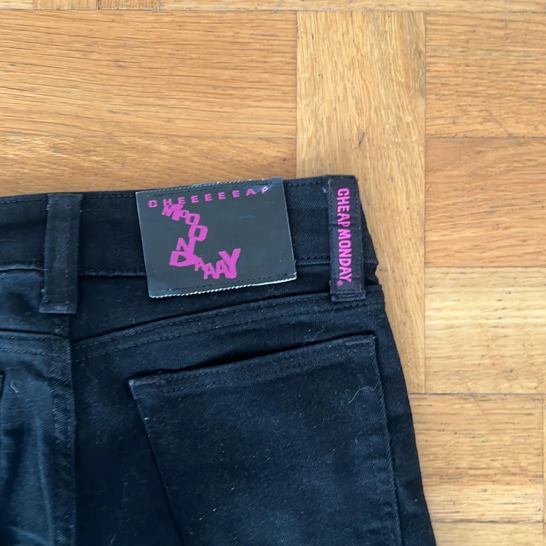 Svarta flare jeans från Cheap Monday - 1