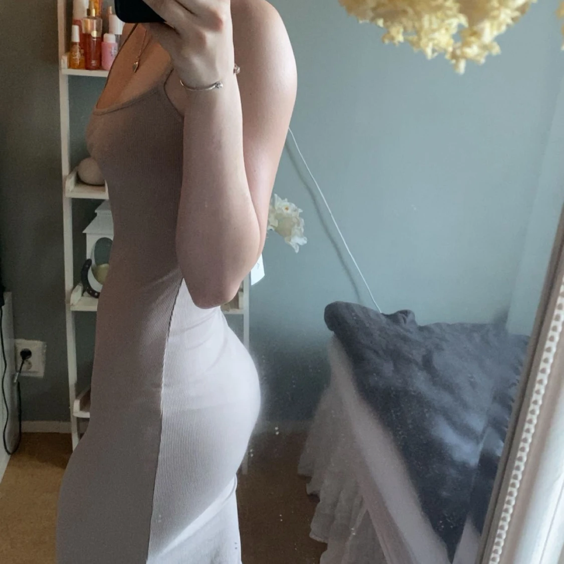 Beige ribbad långklänning från Amisu - 1